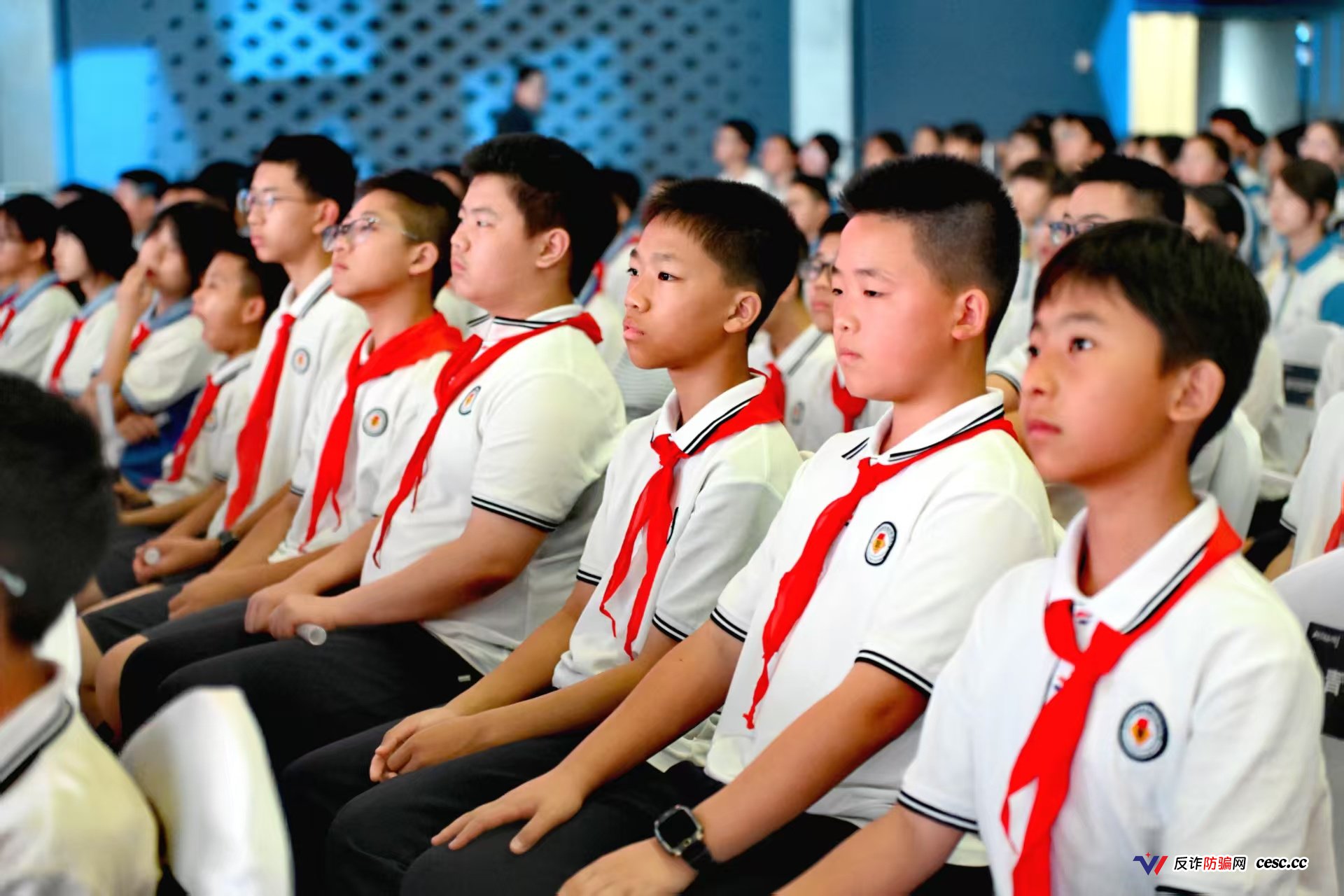 给梦想一个支点,在成都撬动无限可能!六位科学“筑梦人”走进成都科学大讲堂(2) 给梦想一个支点,在成都撬动无限可能!六位科学“筑梦人”走进成都科学大讲堂(2)